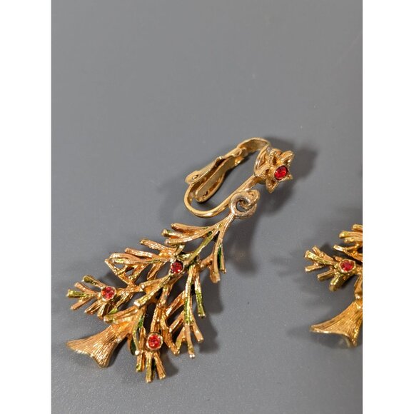 Vintage Gold Tone Red Rhinestone Christmas Tree Star Dangle Earrings Clip On - Picture 4 of 9
